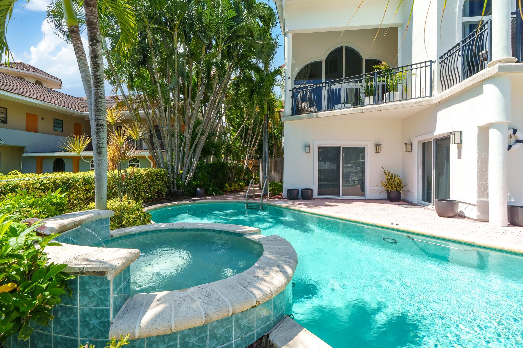 Villa Contessa Condo - Residential Lease