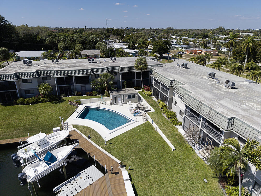 Northlake Villas Condo - Residential