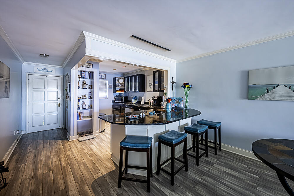 Northlake Villas Condo - Residential