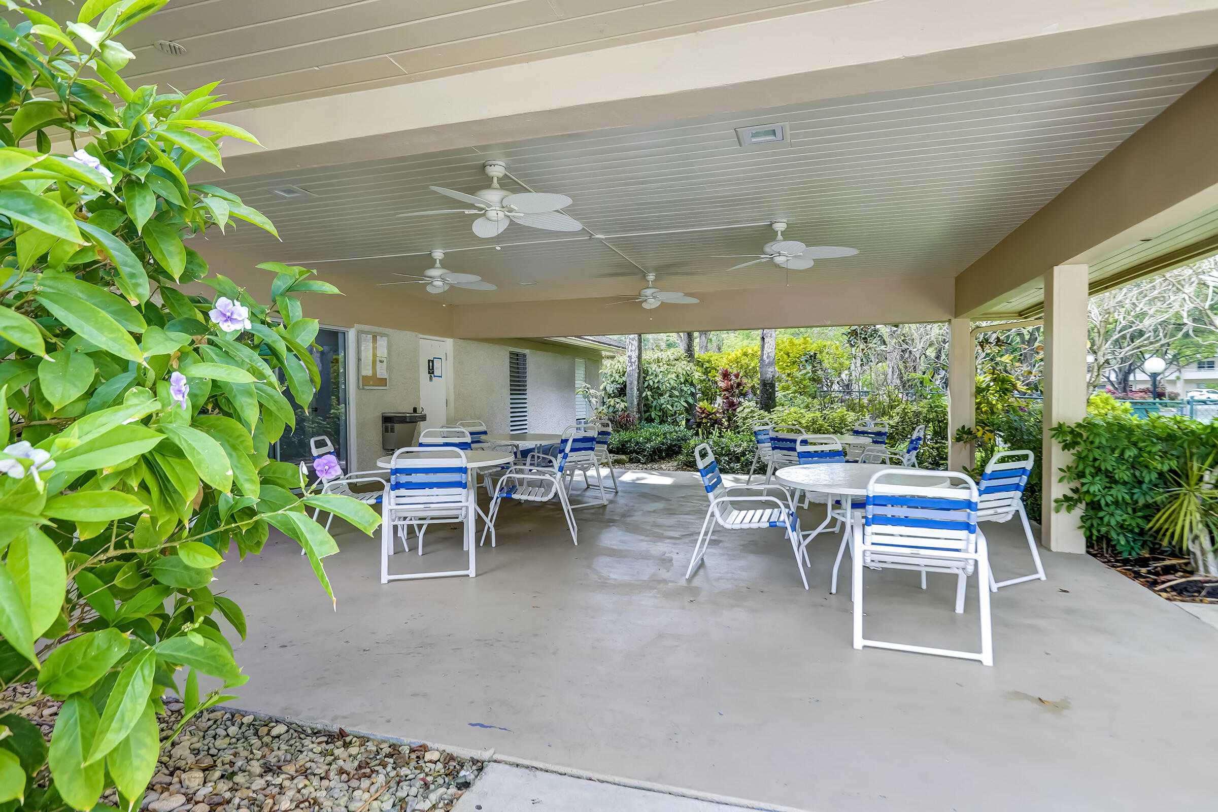 NO 17 PALM-AIRE COUNTRY CLUB - Residential