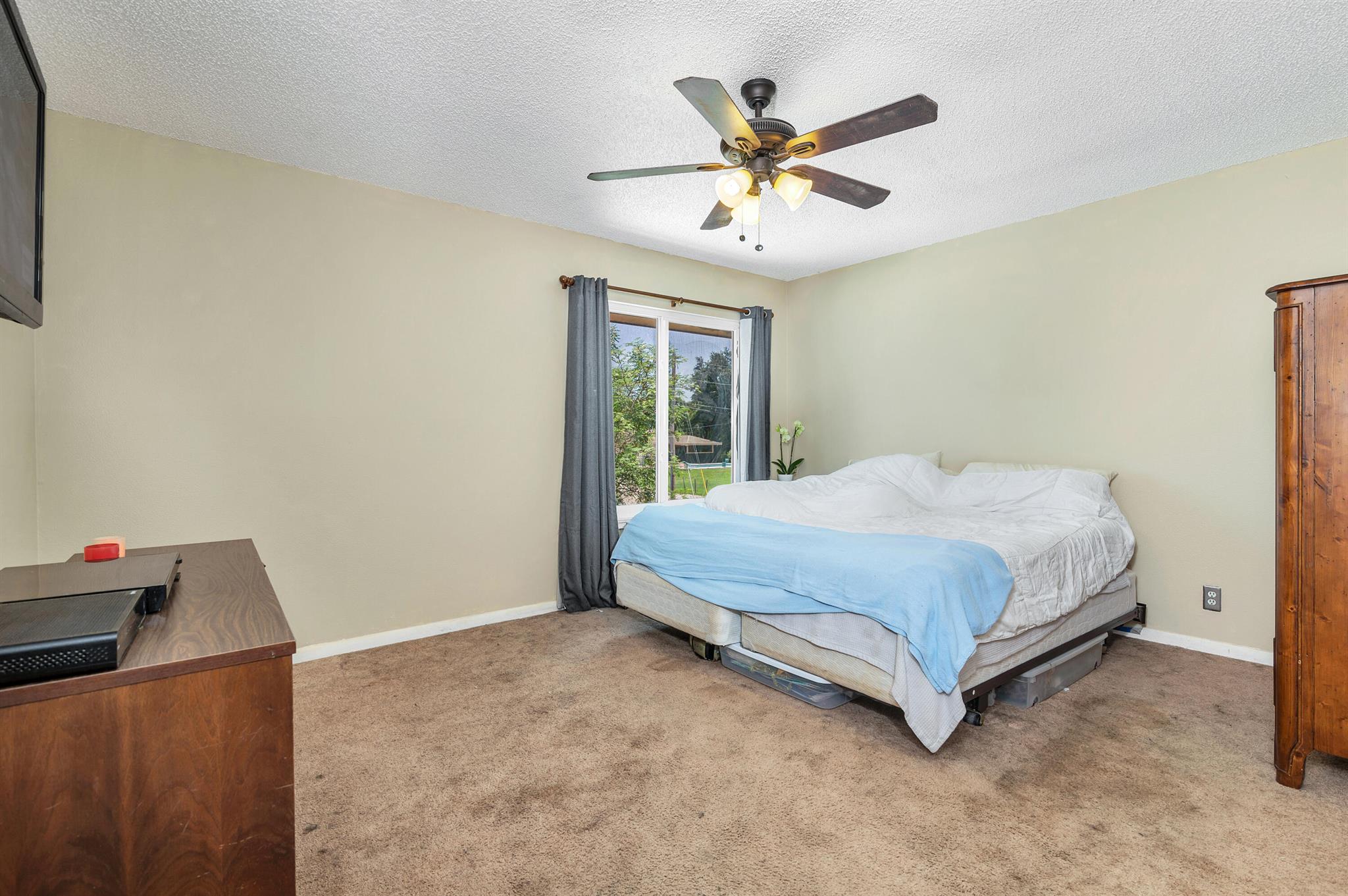 PINE CONE EST - Residential