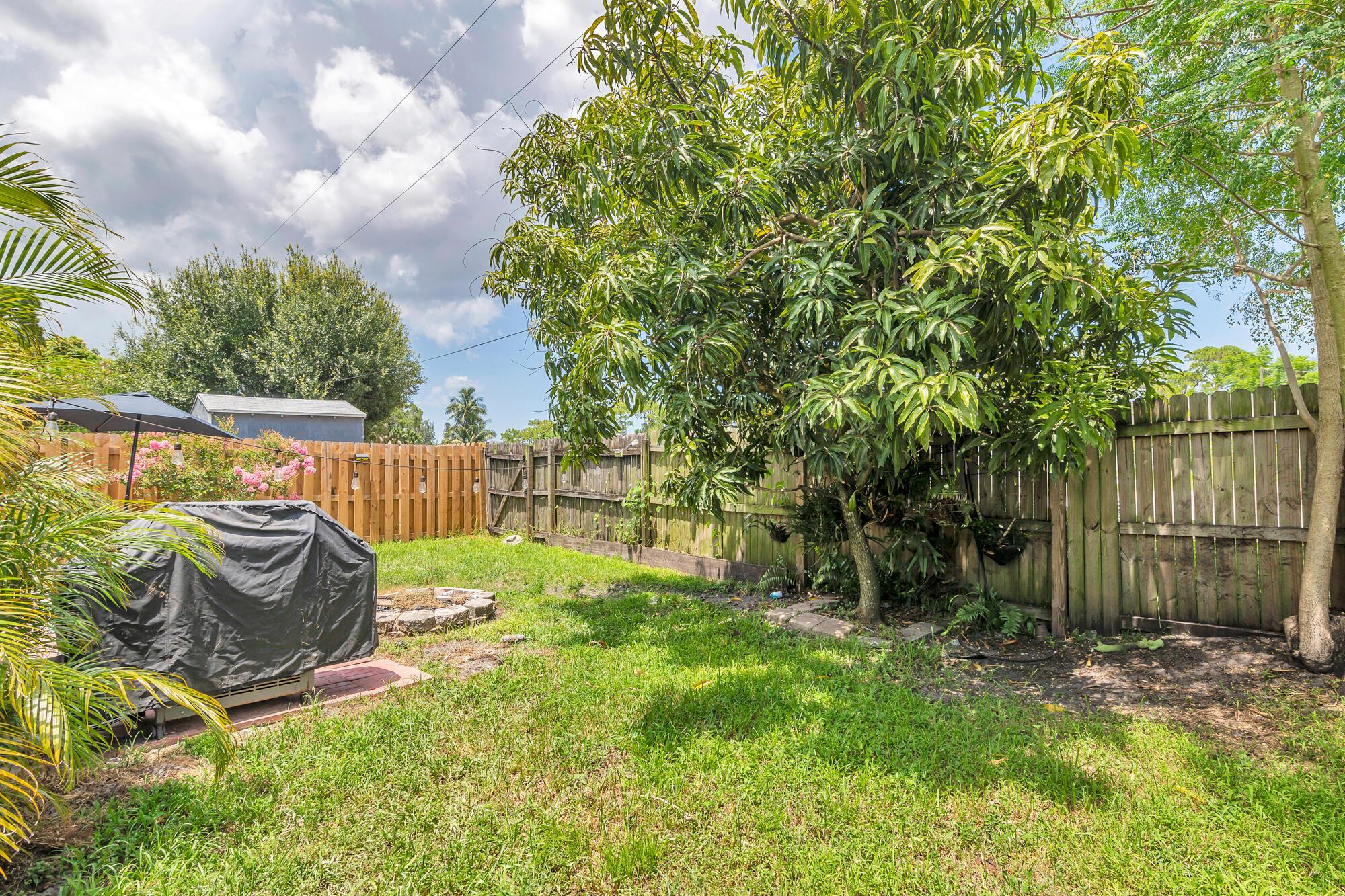 PINE CONE EST - Residential