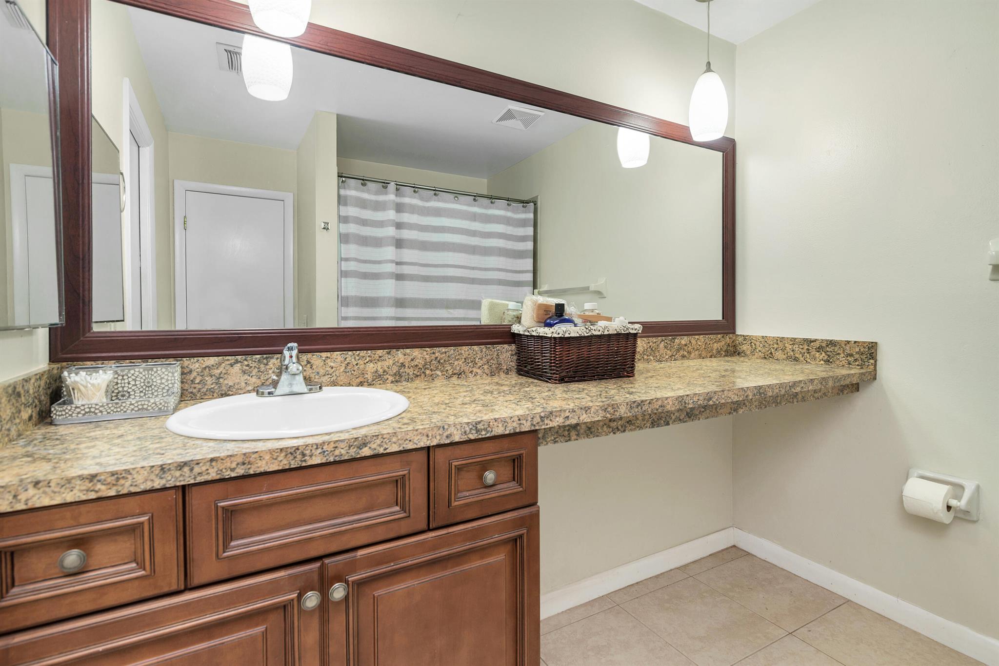 PINE CONE EST - Residential