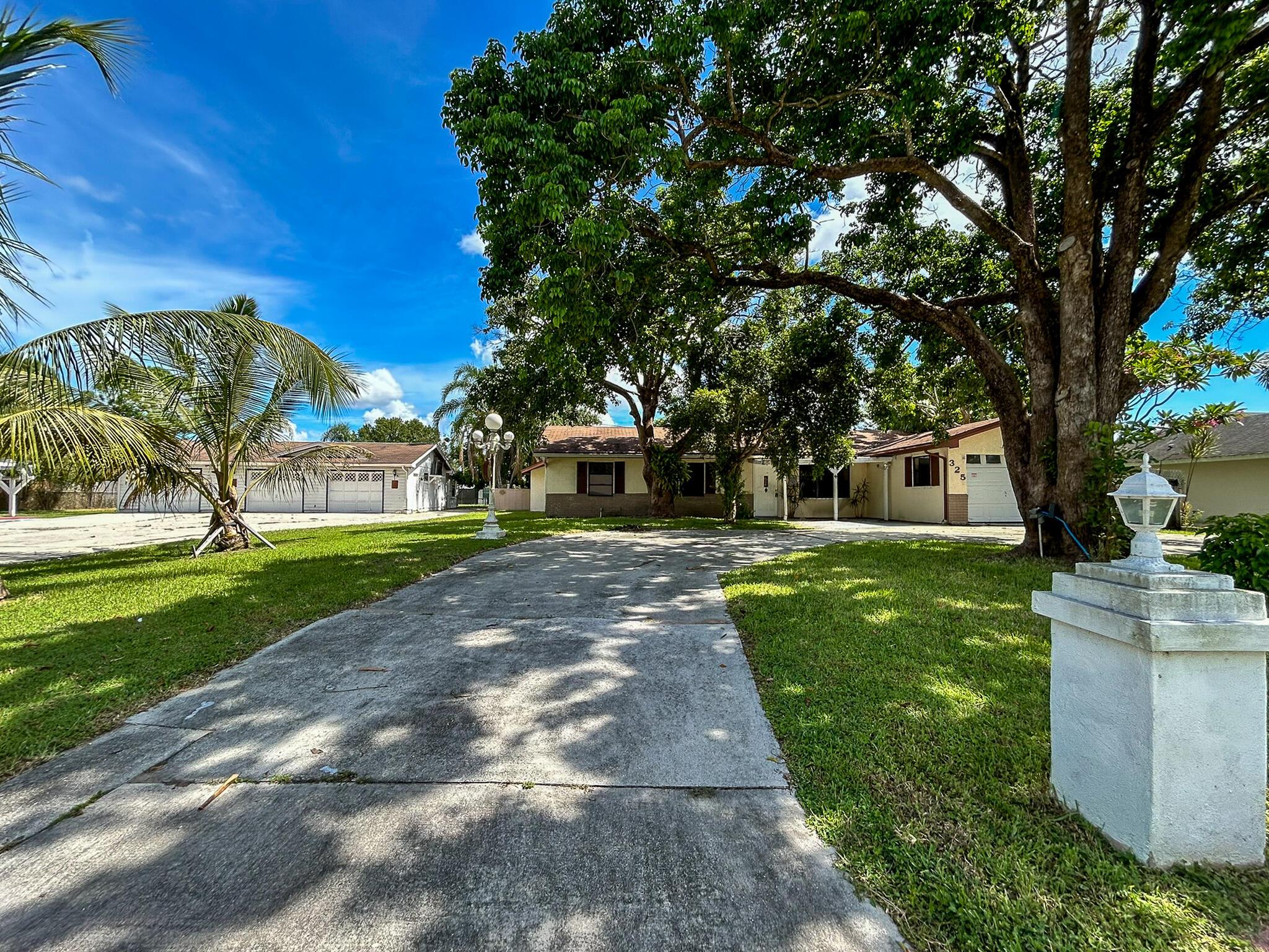 325 NW Rebecca Avenue