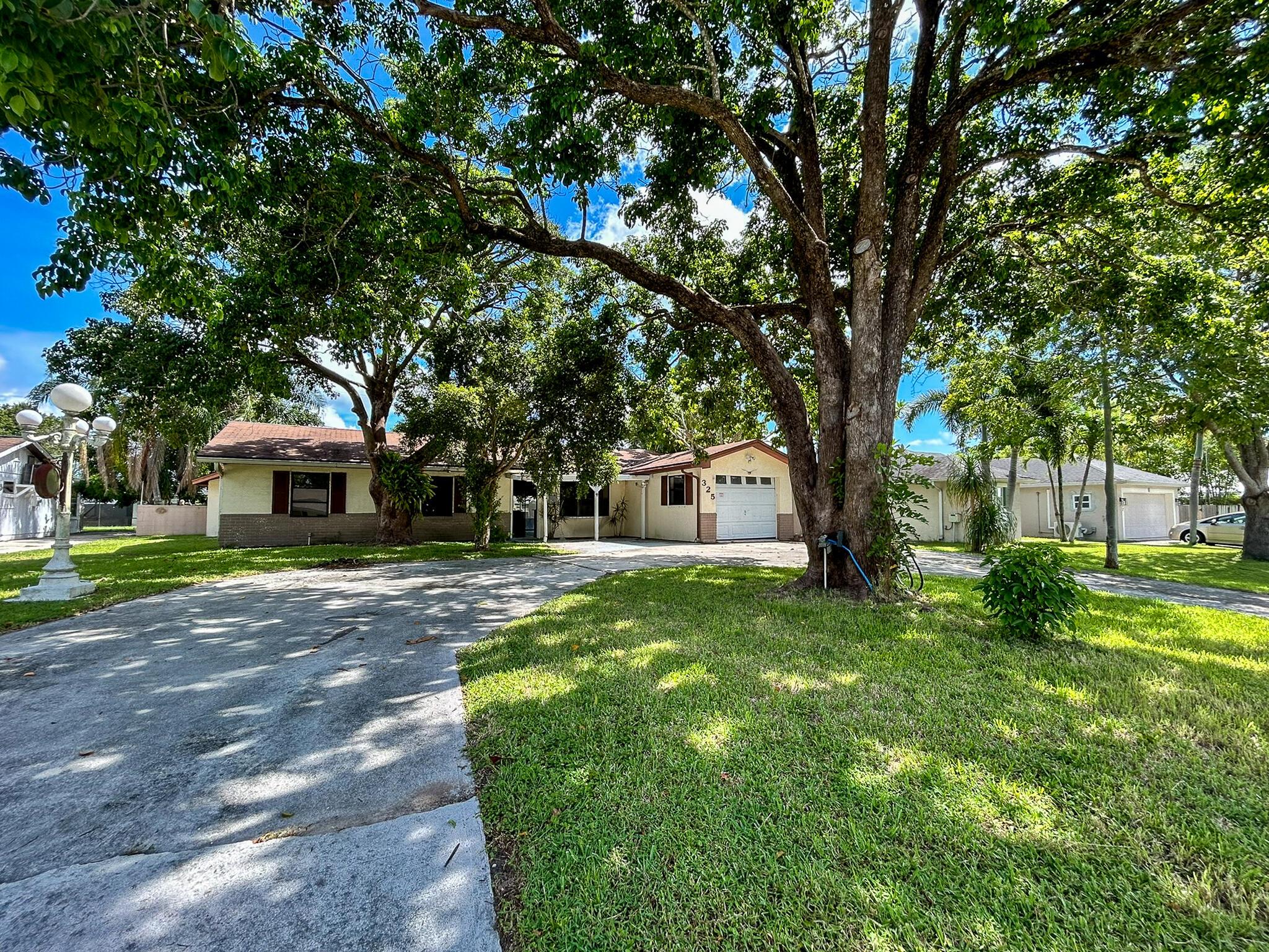 325 NW Rebecca Avenue