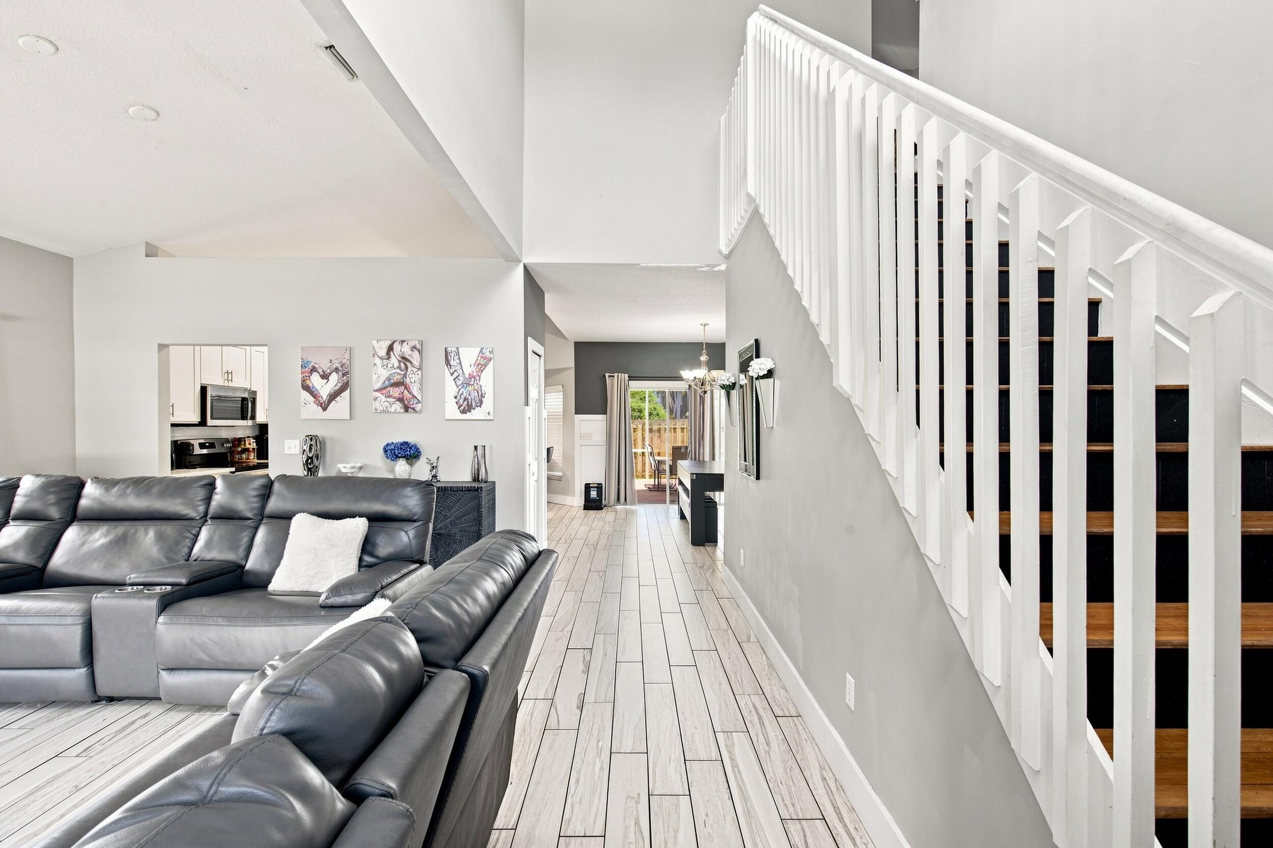1706 PONDBERRY Lane