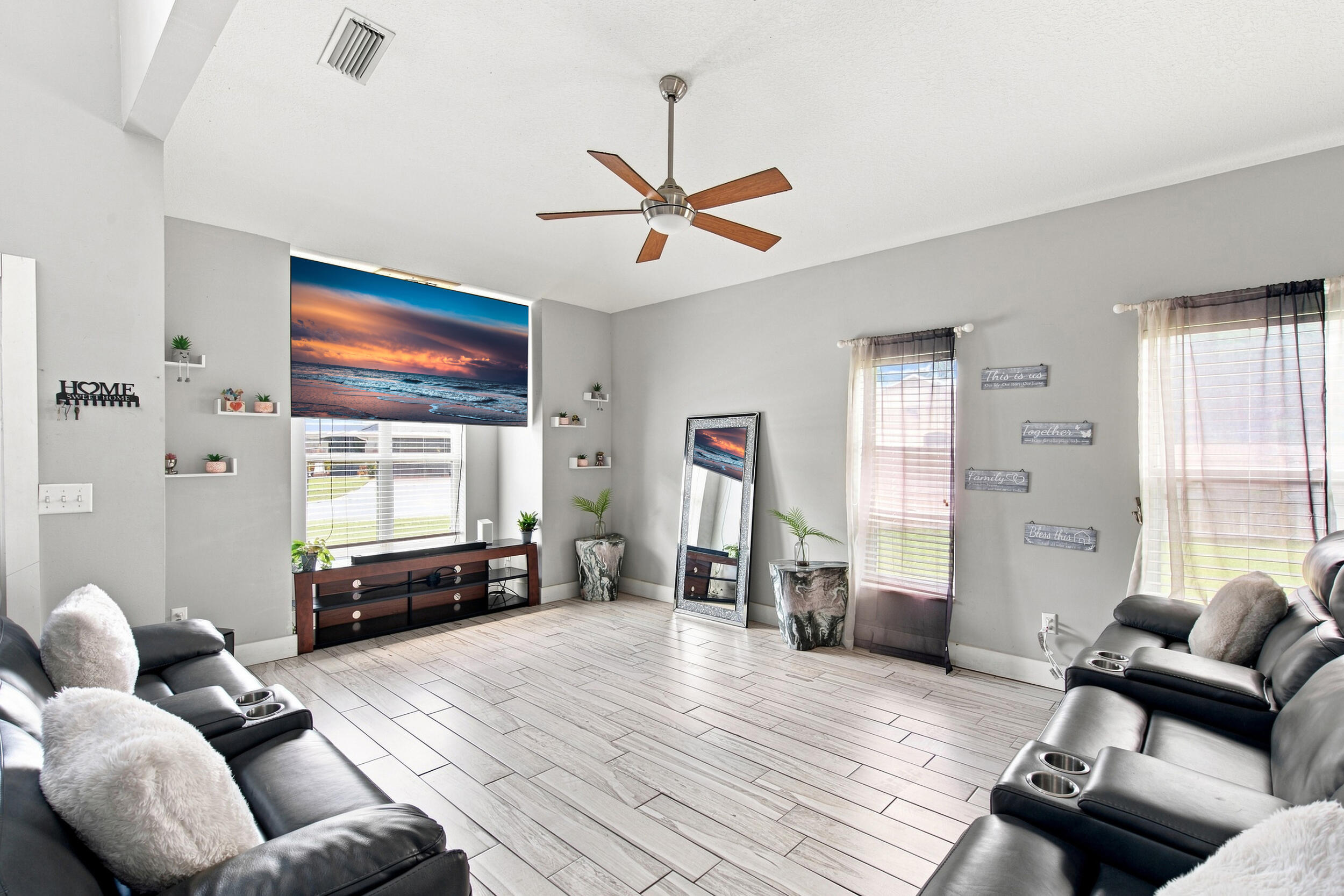 1706 PONDBERRY Lane