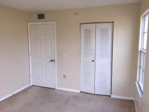EMERALD ISLE AT LAGUNA LAKES CONDO - Residential