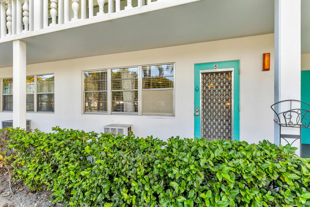 Photo of 5 Newport A, Deerfield Beach, FL 33442 (MLS # R11125077)