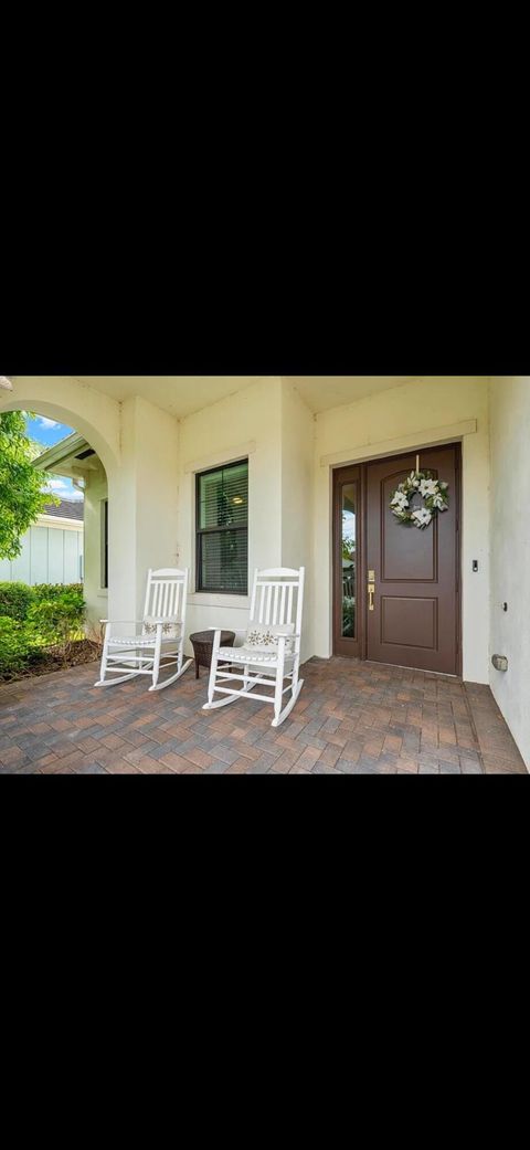 1025 Sterling Pine Place Loxahatchee FL 33470