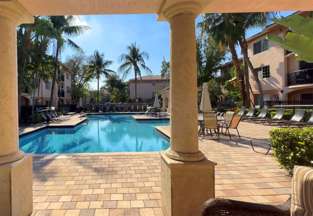 Photo of 2005 SE 10th Avenue #419, Fort Lauderdale, FL 33316 (MLS # B26018518)