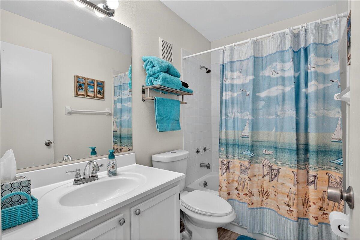 LAKE IN THE WOODS AT VERO - Residential