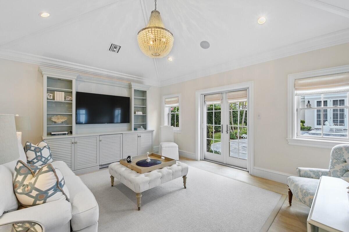 LOBLOLLY PINES - Residential