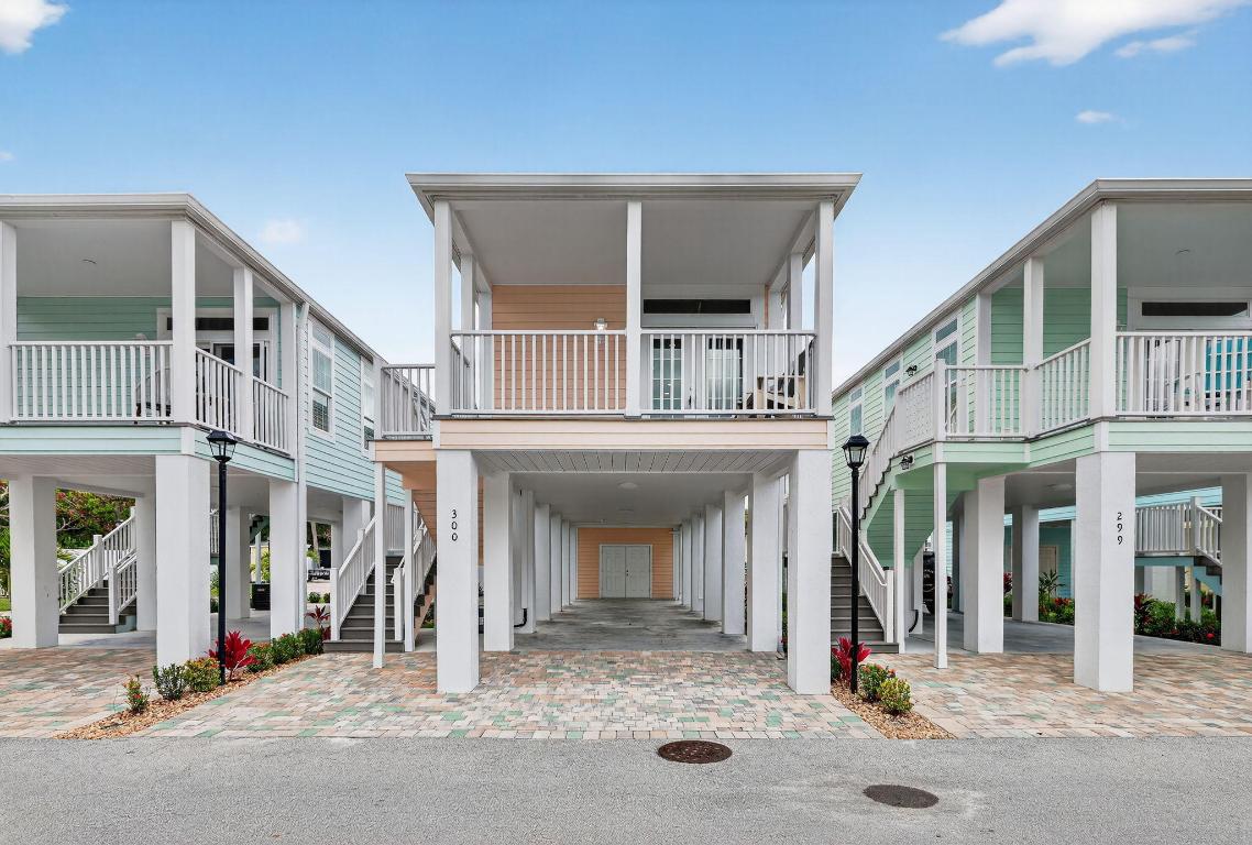 300 NE Coastal Drive, Ocean Breeze, FL, 34957/$310,000 2 300 NE Coastal Drive