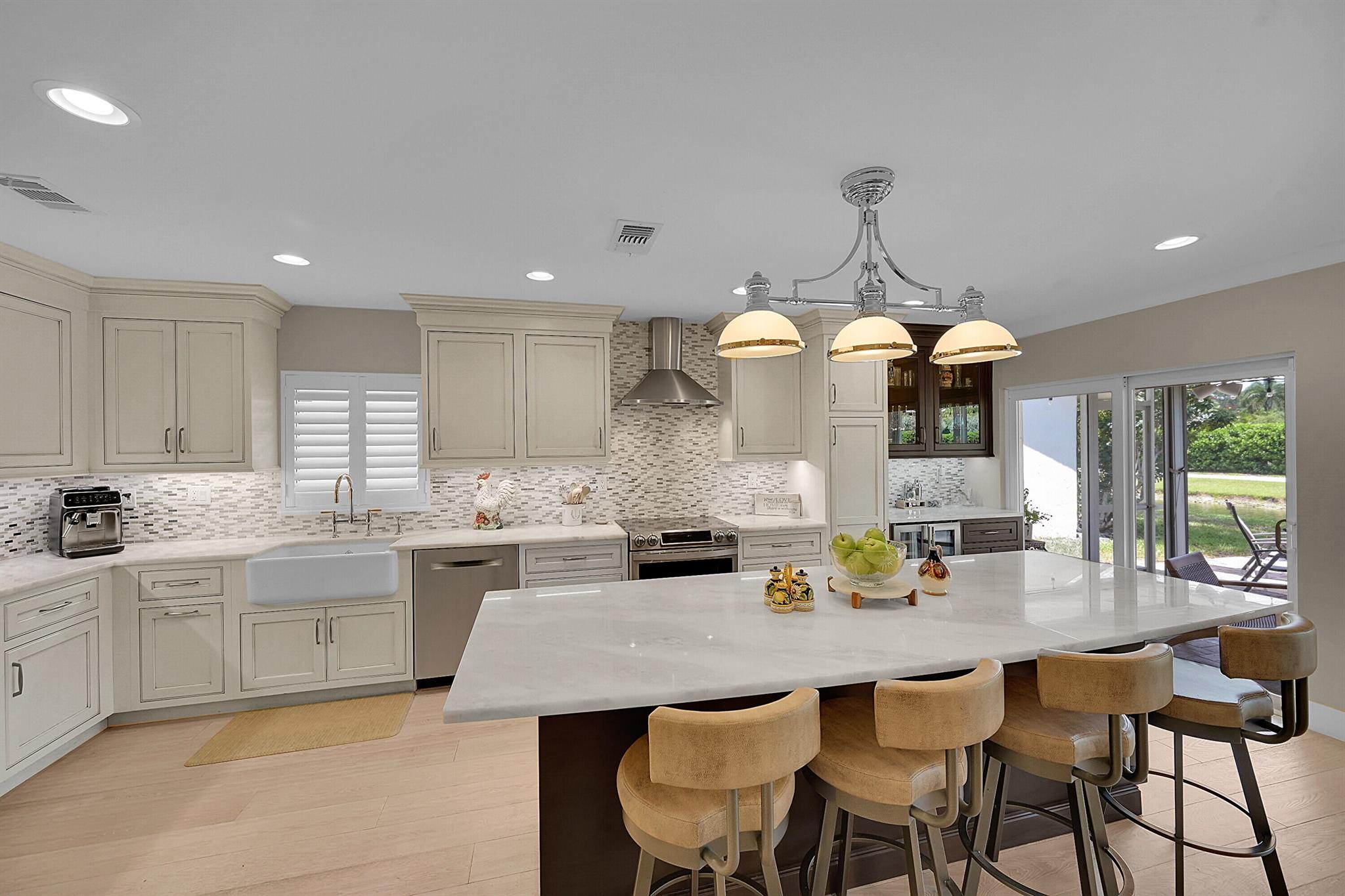 6497 Casabella Lane