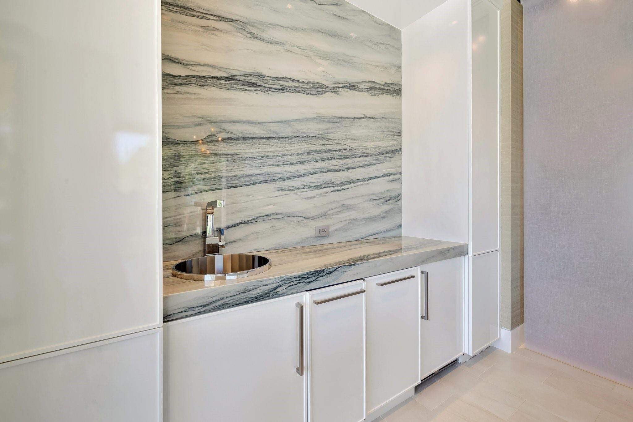 IDLEWYLD 1-19 B - Residential