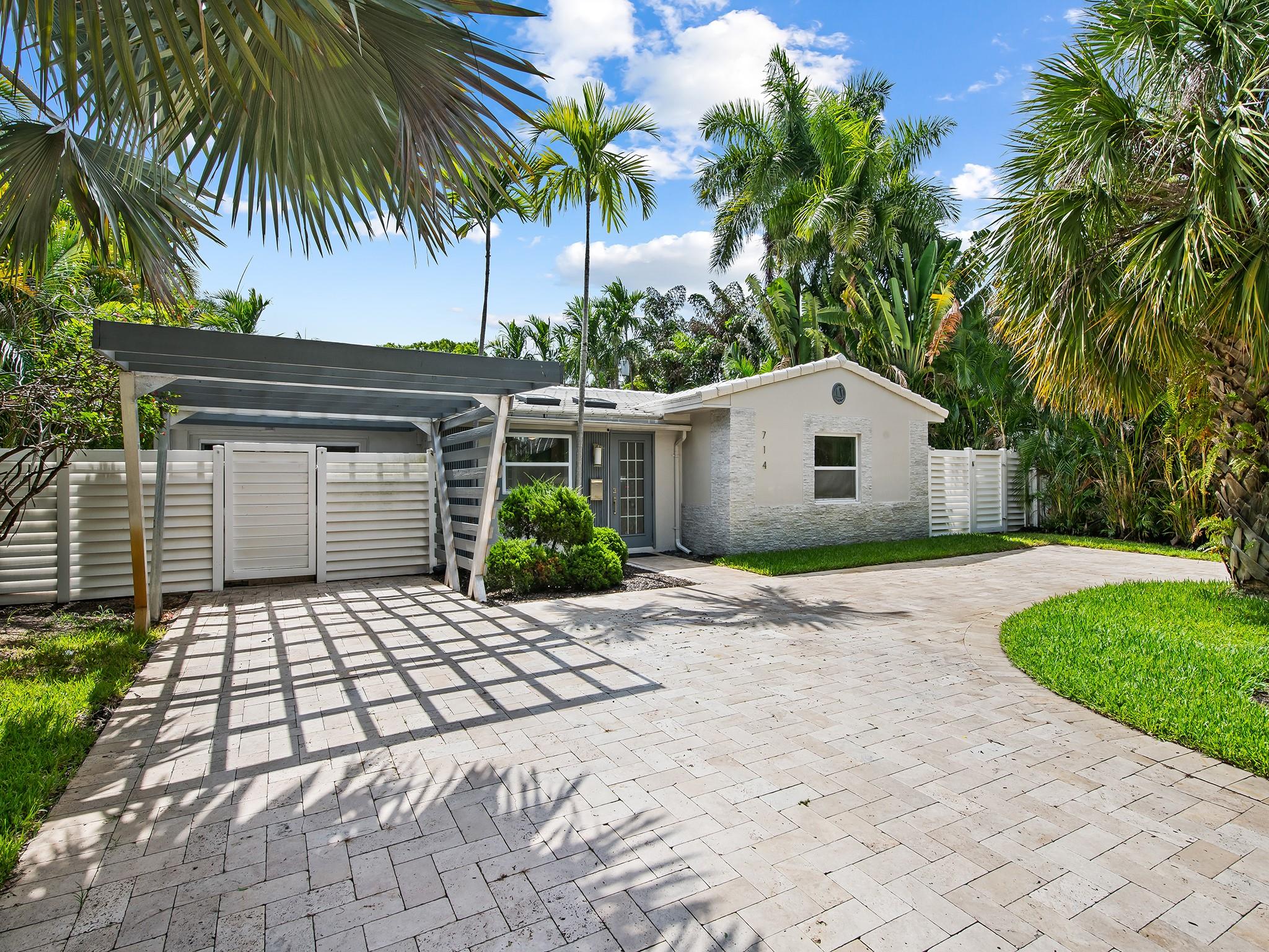 714 NE 16th Ave