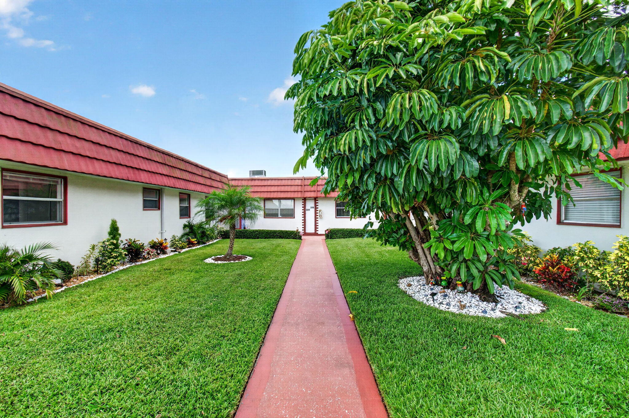 KINGS POINT WATERFORD CONDOS - Residential