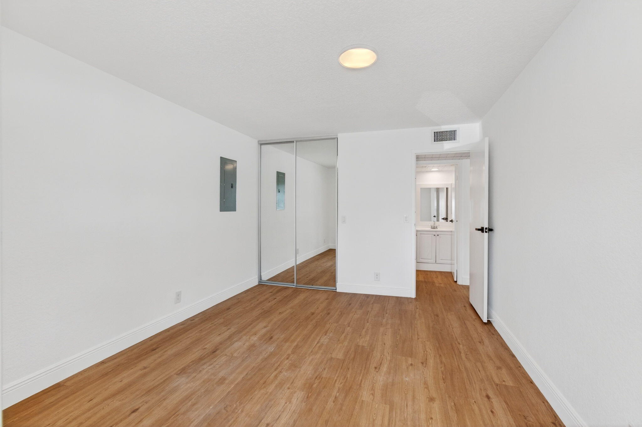 KINGS POINT WATERFORD CONDOS - Residential