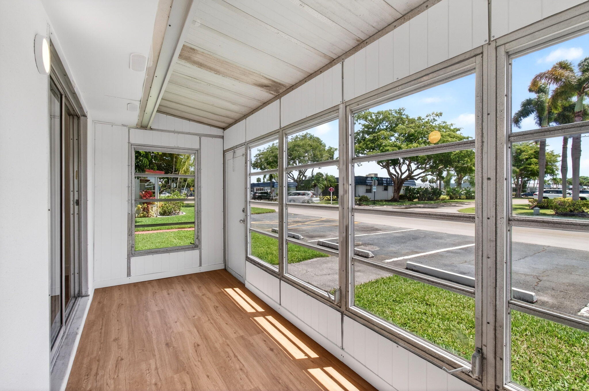 KINGS POINT WATERFORD CONDOS - Residential