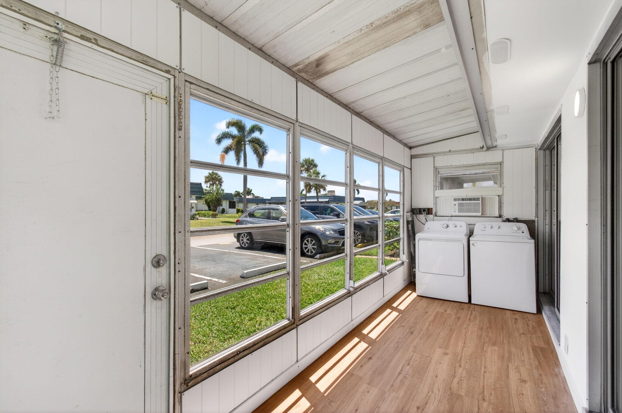KINGS POINT WATERFORD CONDOS - Residential
