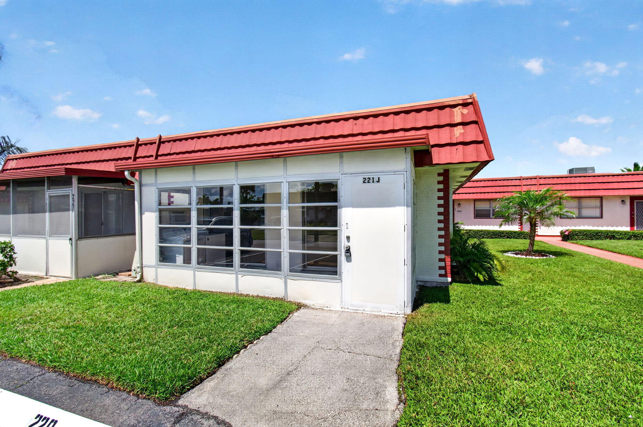 KINGS POINT WATERFORD CONDOS - Residential