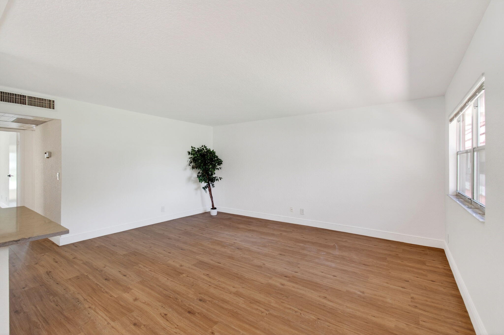 KINGS POINT WATERFORD CONDOS - Residential