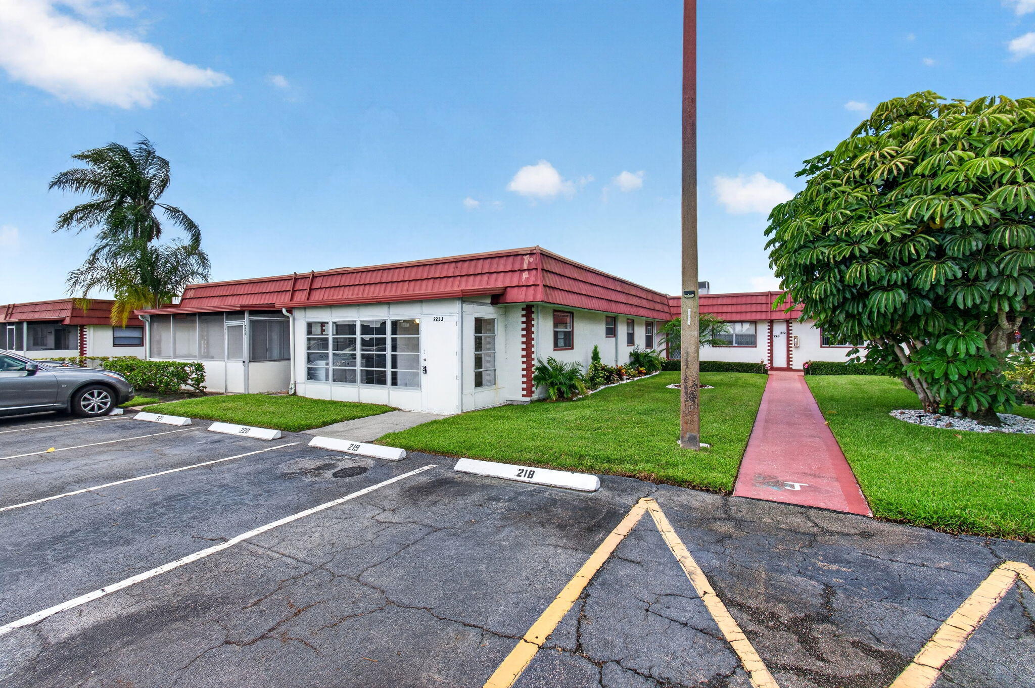 KINGS POINT WATERFORD CONDOS - Residential