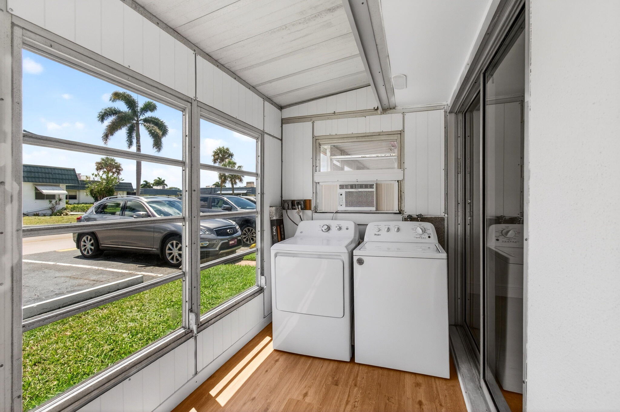 KINGS POINT WATERFORD CONDOS - Residential