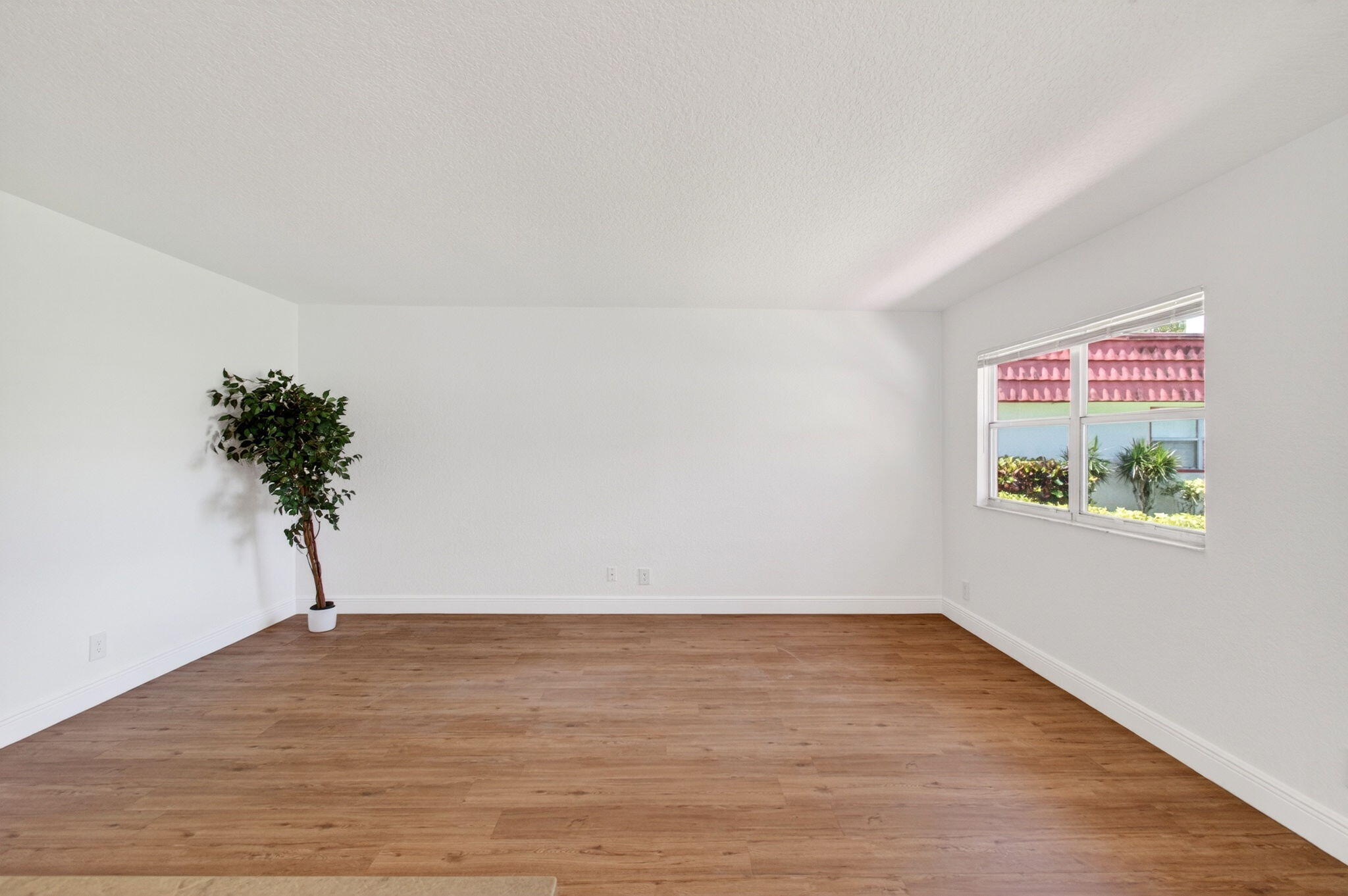 KINGS POINT WATERFORD CONDOS - Residential