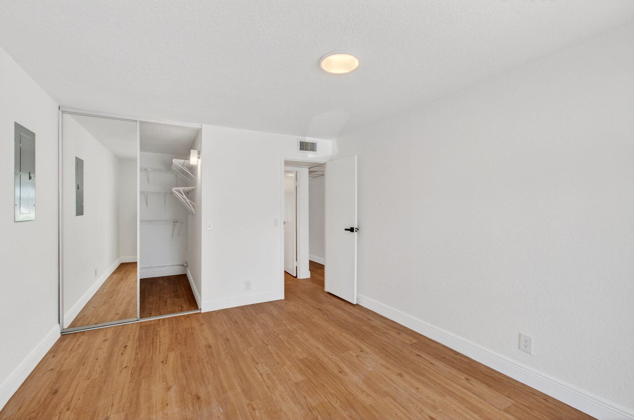 KINGS POINT WATERFORD CONDOS - Residential
