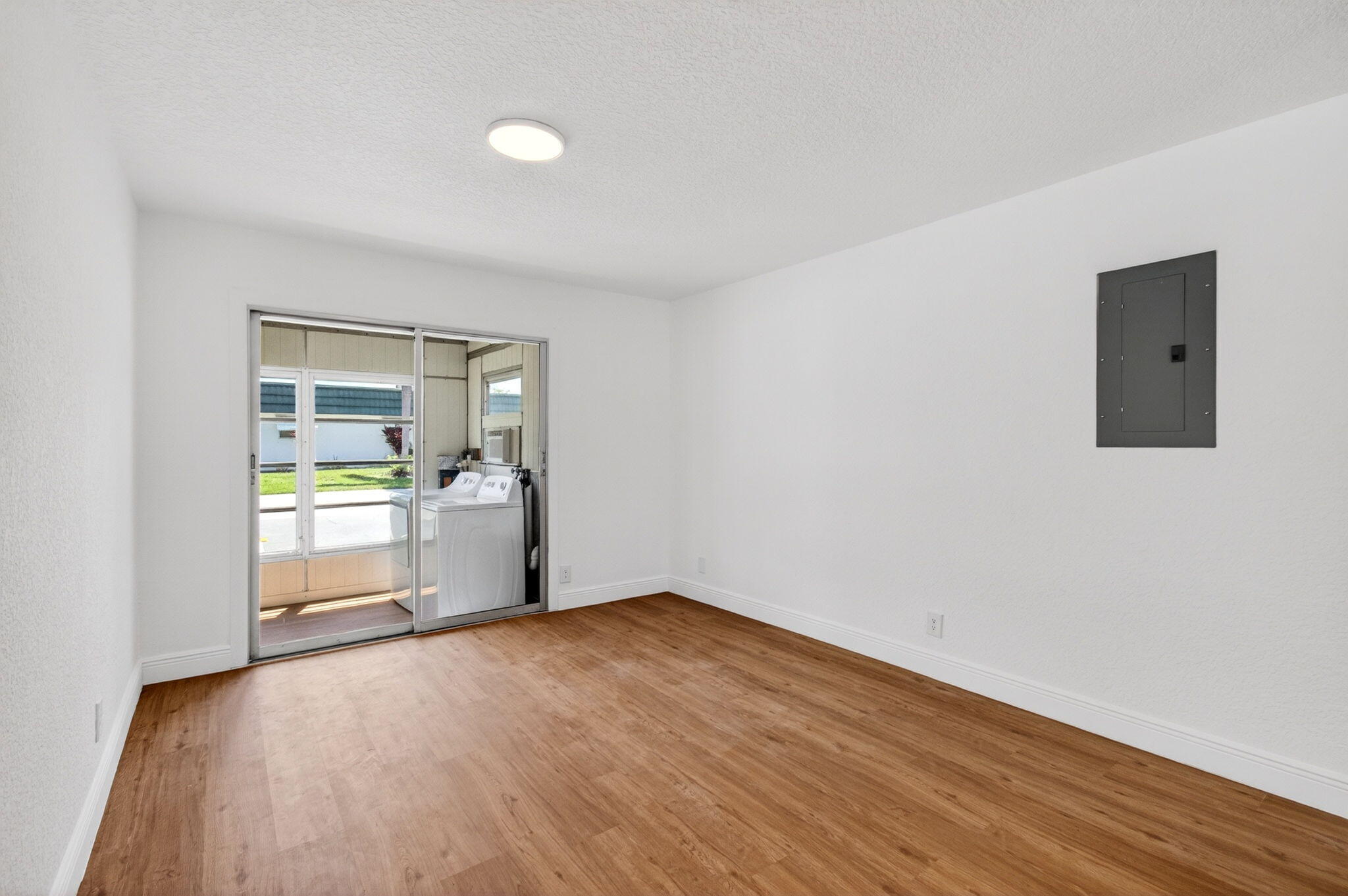 KINGS POINT WATERFORD CONDOS - Residential