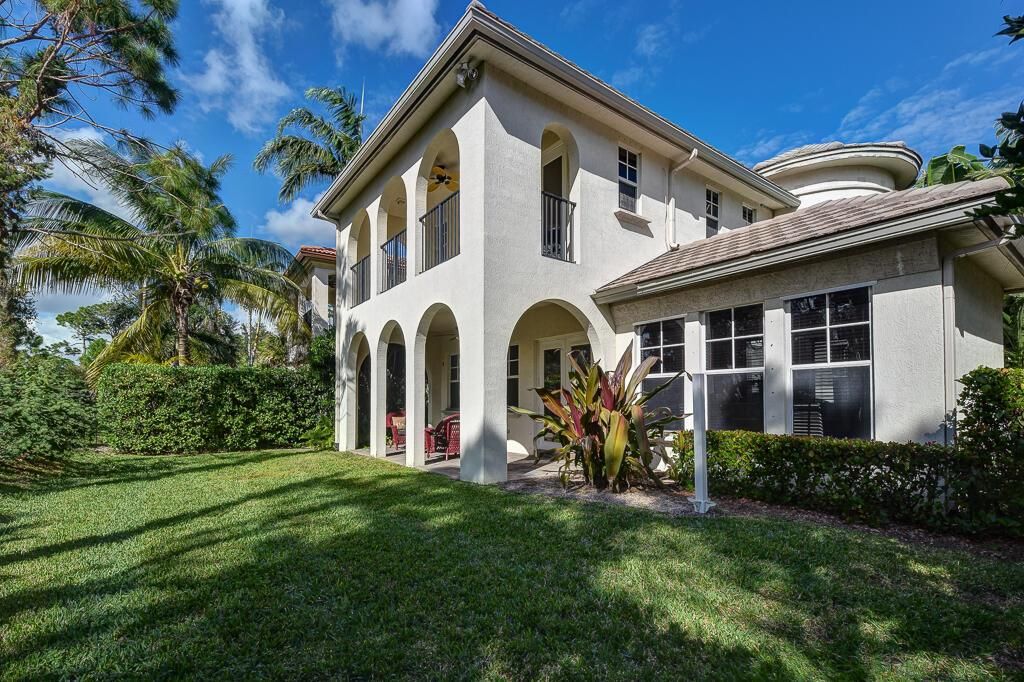 Photo of 1903 Flower Drive, Palm Beach Gardens, FL 33410 (MLS # R11097343)