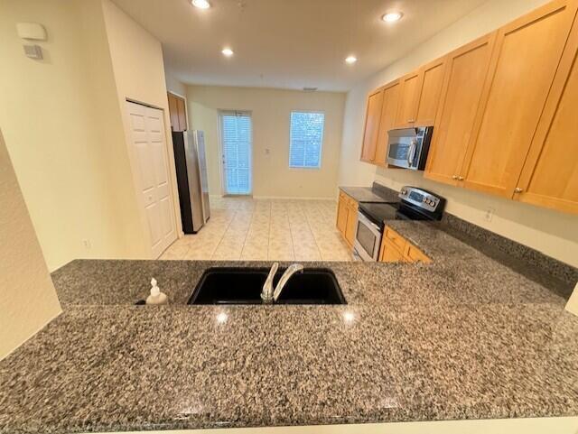 GREENWICH RESIDENTIAL CON - Residential