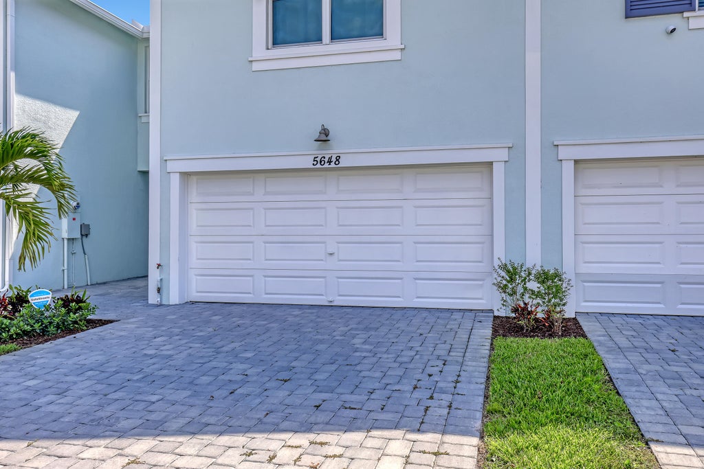 Photo of 5648 SE Edgewater Circle, Stuart, FL 34997 (MLS # R11092883)