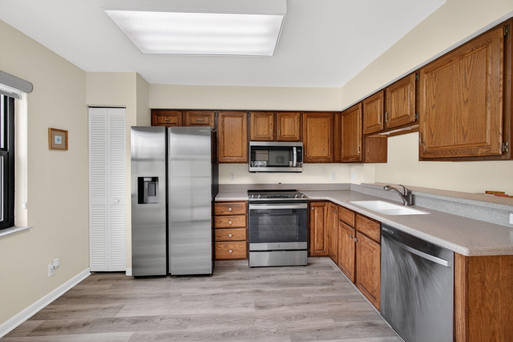 CLUBHOUSE COURT CONDO - Residential