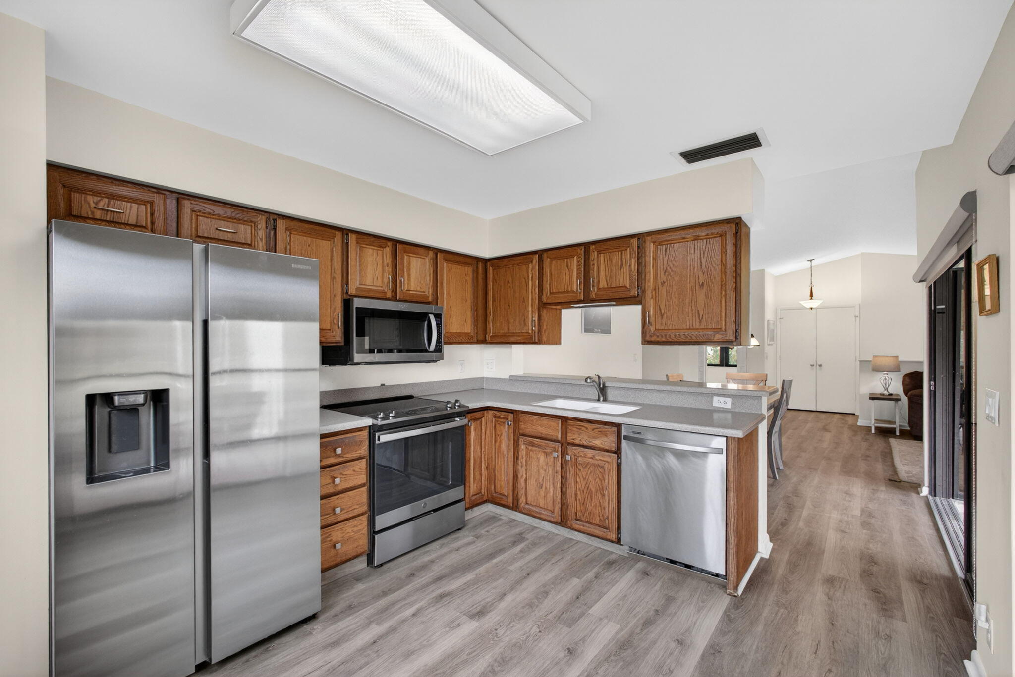 CLUBHOUSE COURT CONDO - Residential