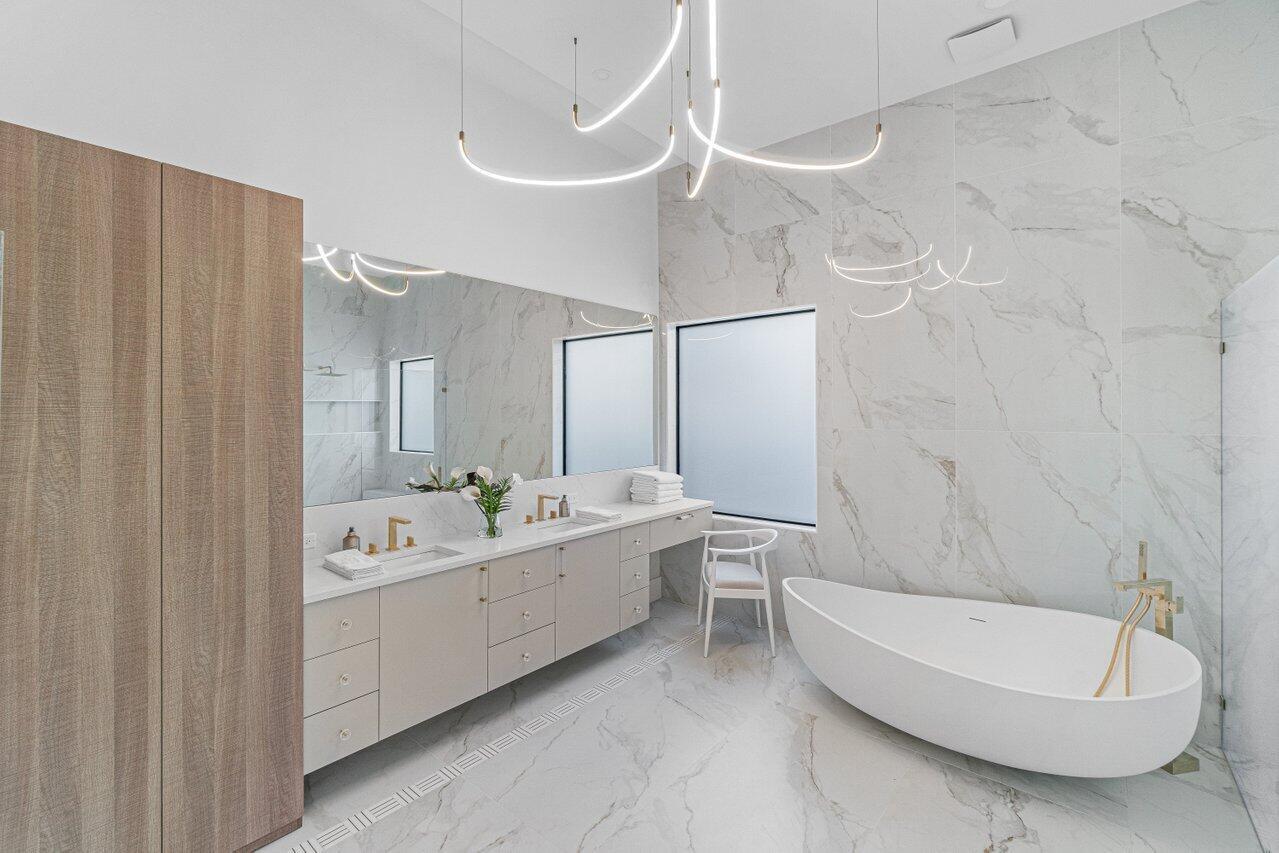 ROYAL HIDDEN COVE / POLO - Residential