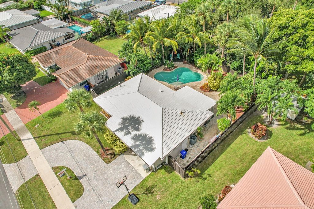 Photo of 189 SE 2nd Ave, Pompano Beach, FL 33060 (MLS # F10531785)