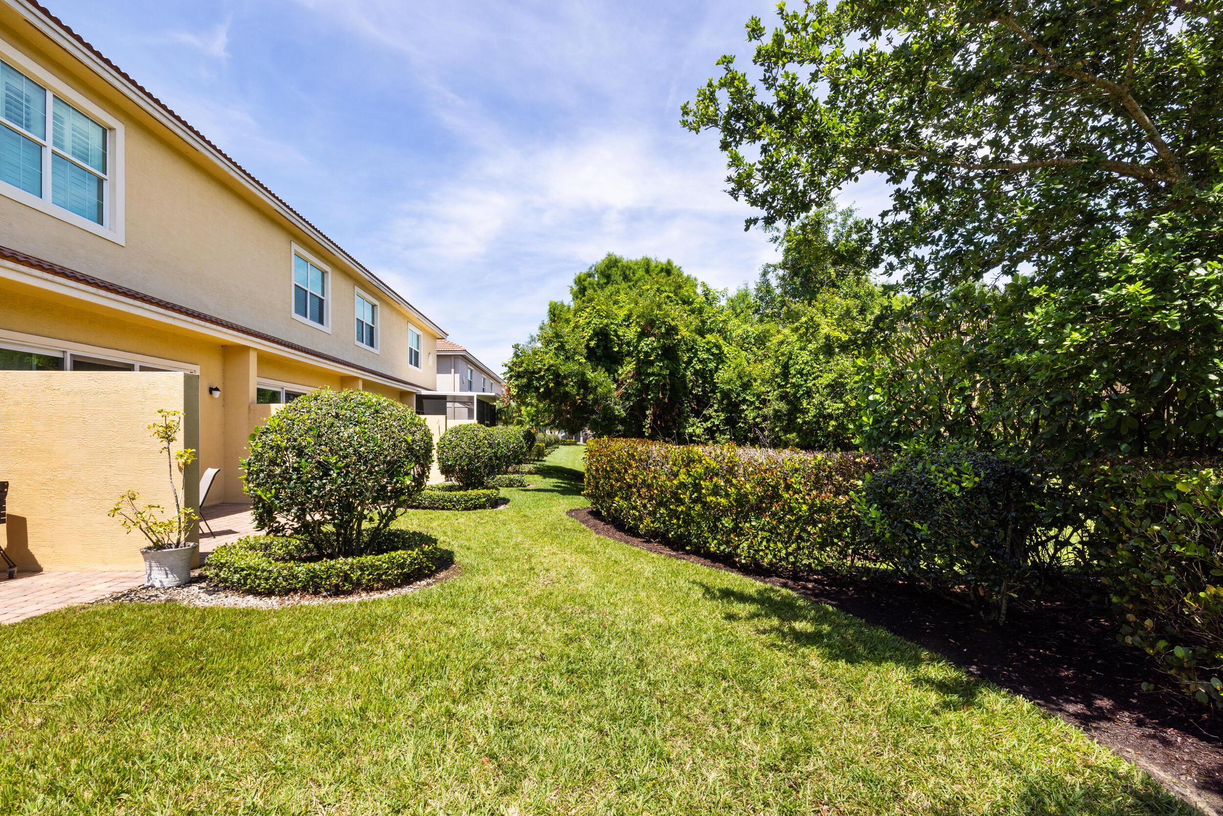 RIVER GLEN - Residential