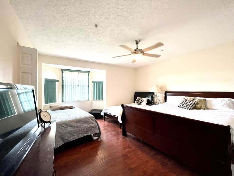 PADDOCK PARK 2 OF WELLING - Residential Lease