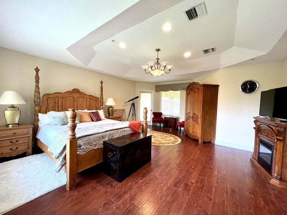 PADDOCK PARK 2 OF WELLING - Residential Lease