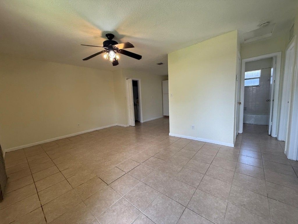 Photo of 634 SW 4th Avenue #B, Fort Lauderdale, FL 33315 (MLS # F10509349)