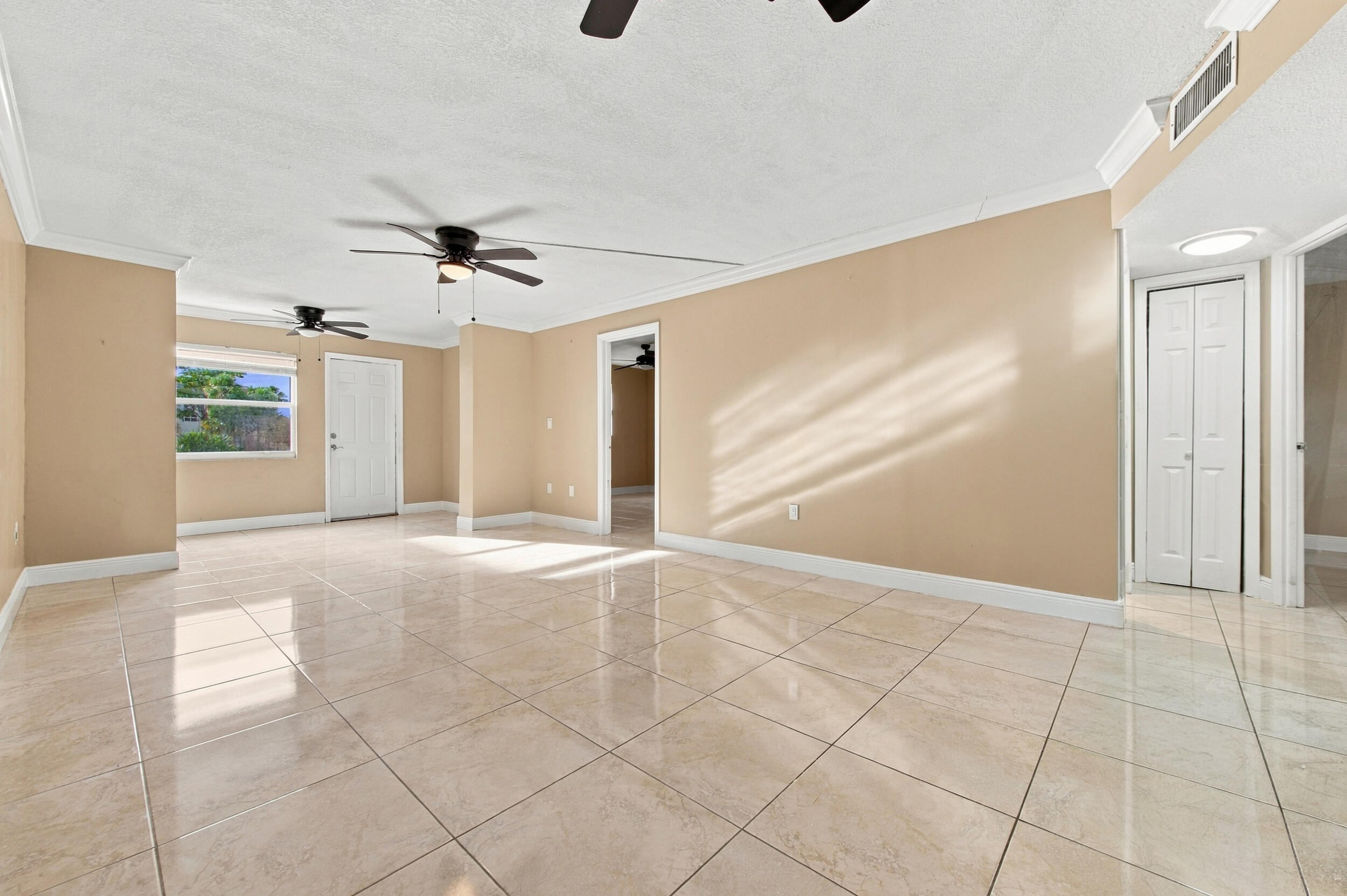 8285 Sunrise Lakes Boulevard 102