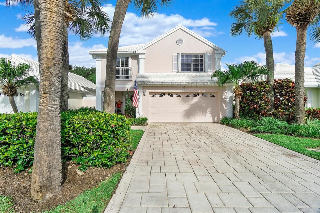 Photo of 10 Hampton Court, Palm Beach Gardens, FL 33418 (MLS # R10766111)