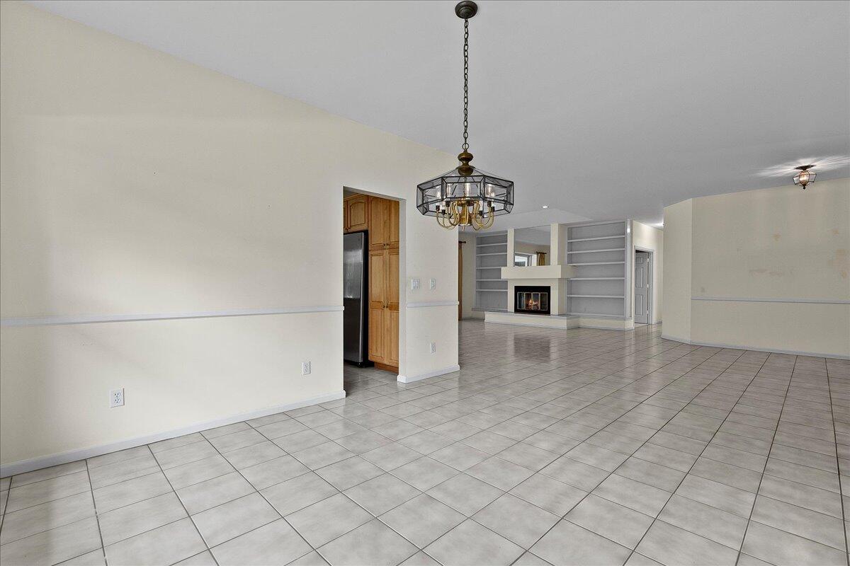 HERITAGE OAKS - Residential