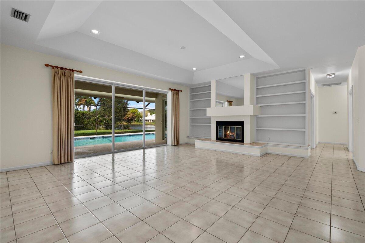 9953 SE Mahogany Way