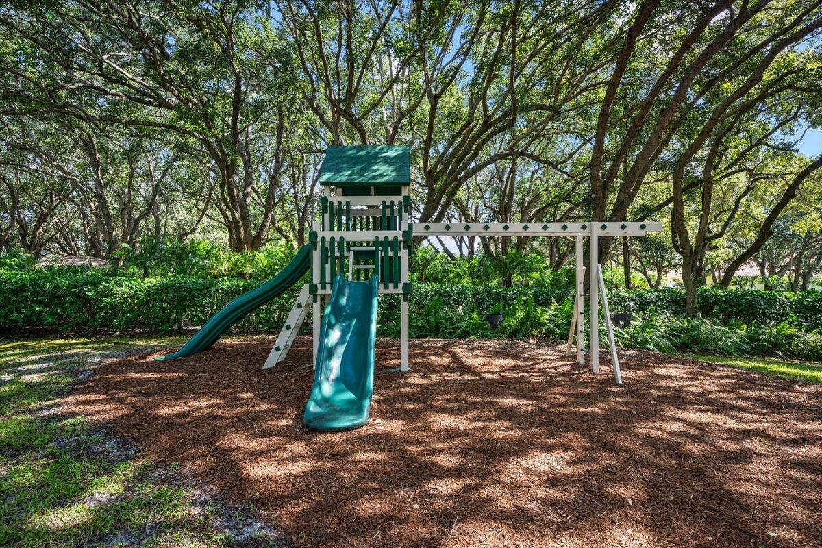 HERITAGE OAKS - Residential