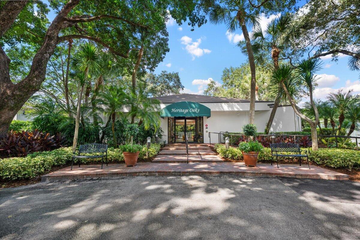 HERITAGE OAKS - Residential