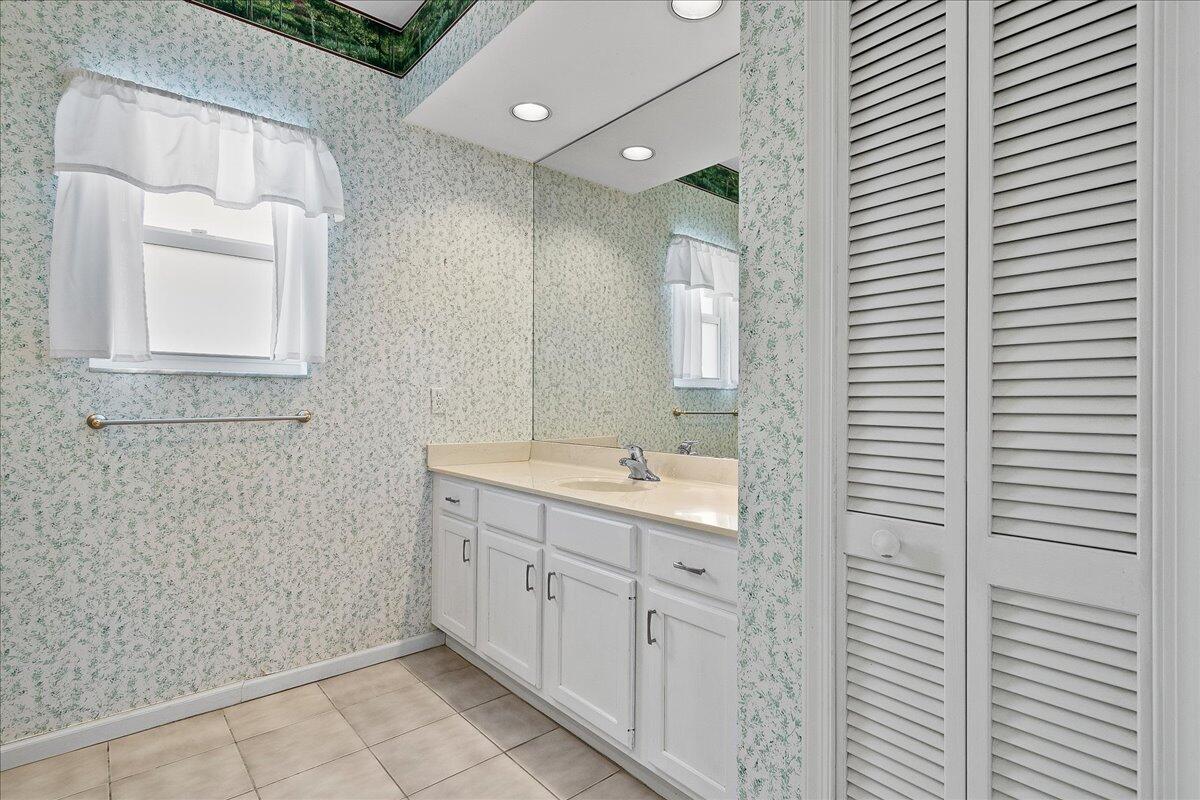 HERITAGE OAKS - Residential